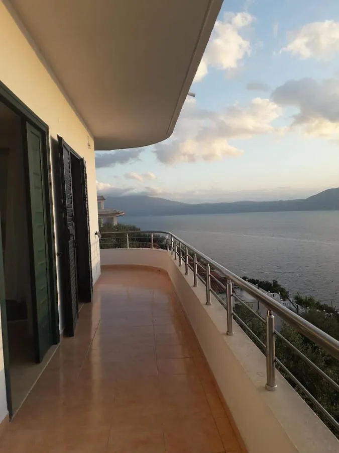 Vlora Apartments 0*, Vlorë